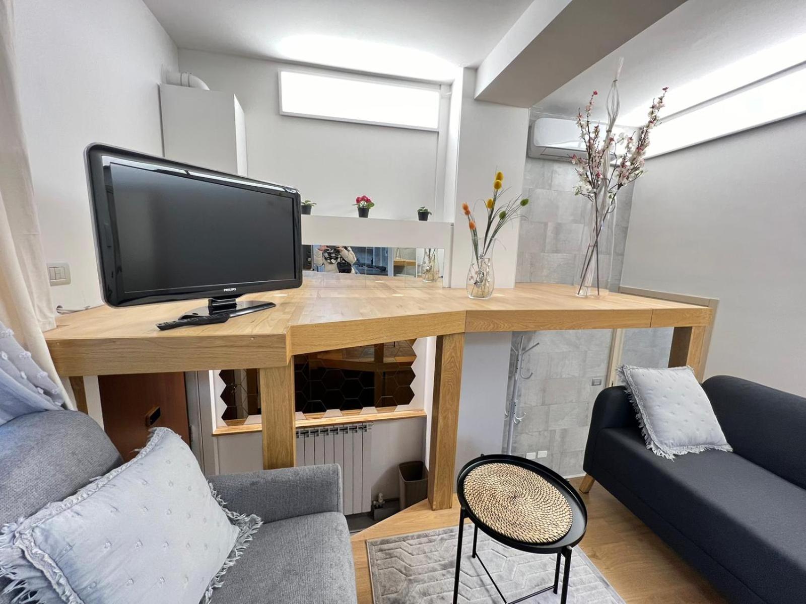 "R&P Apartment", Short Term Stay, Elegant Design, Bisceglie Metro Station, Easy For San Siro And Fiera Milano, Free Parking Exterior photo